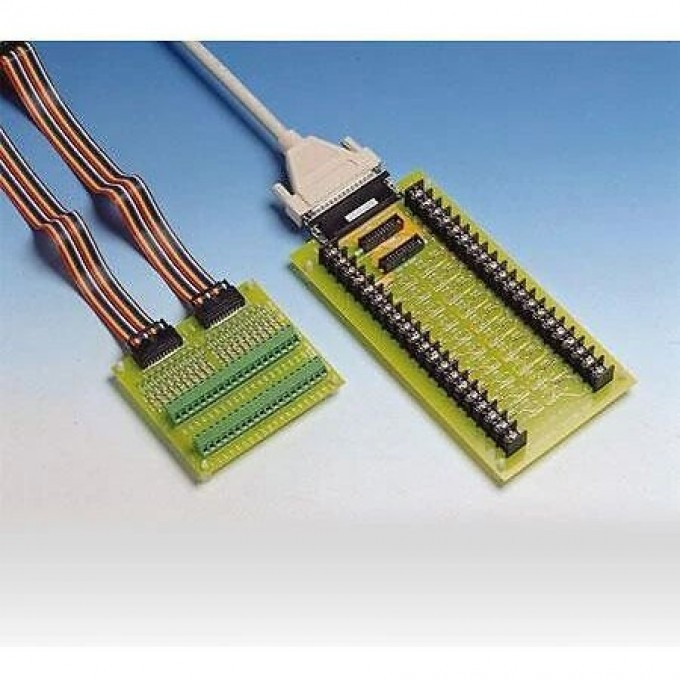 Клеммный адаптер Advantech PCLD-880-AE